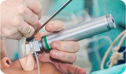 جراحات الحنجرة